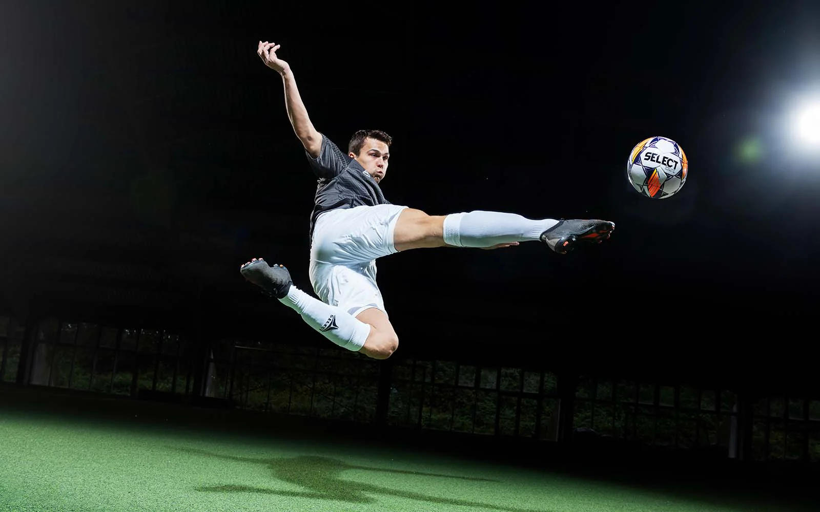 率使他逐渐 率使他逐渐